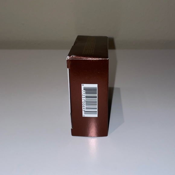 Hourglass Translucent Veil Setting Powder - Picture 5 of 6